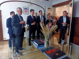 Ostali gosti prilagođ