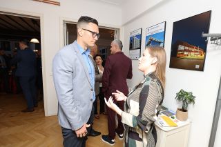 Renata i gost prilagođeno